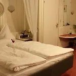 Hotel-restaurant Lindenhof ホテル *